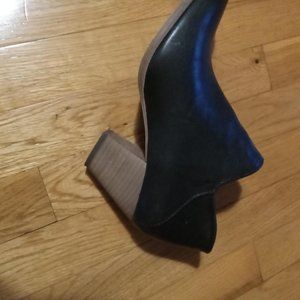 Frye Black Reed Shootie size 8